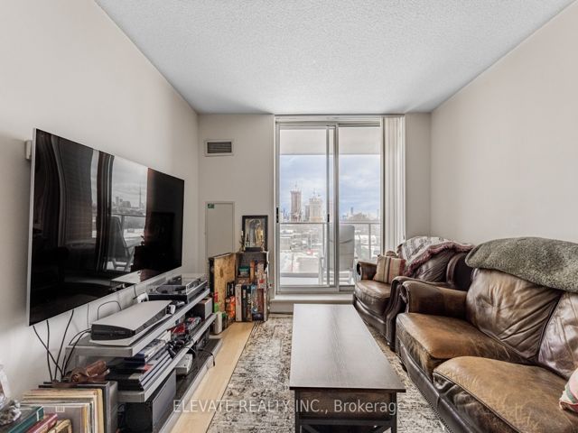 716 - 1369 Bloor St W