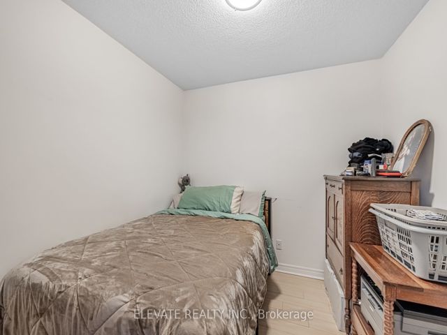 716 - 1369 Bloor St W