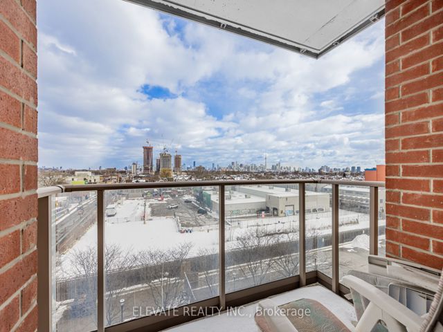 716 - 1369 Bloor St W