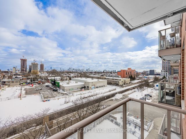 716 - 1369 Bloor St W