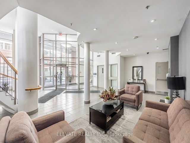 716 - 1369 Bloor St W