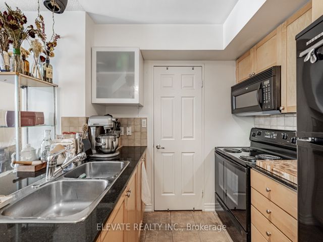 716 - 1369 Bloor St W