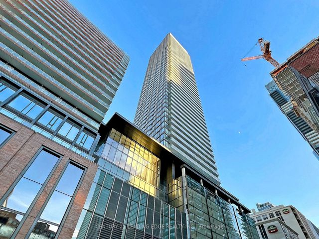 5102 - 501 Yonge St