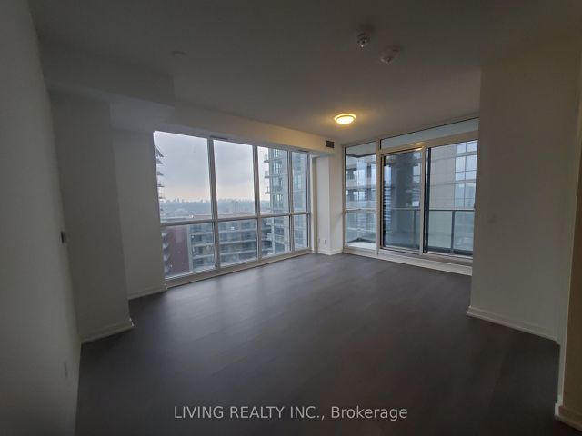 902 - 32 Forest Manor Rd