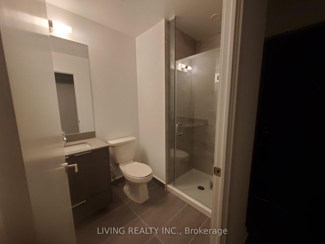902 - 32 Forest Manor Rd
