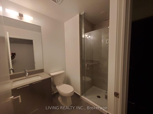 902 - 32 Forest Manor Rd