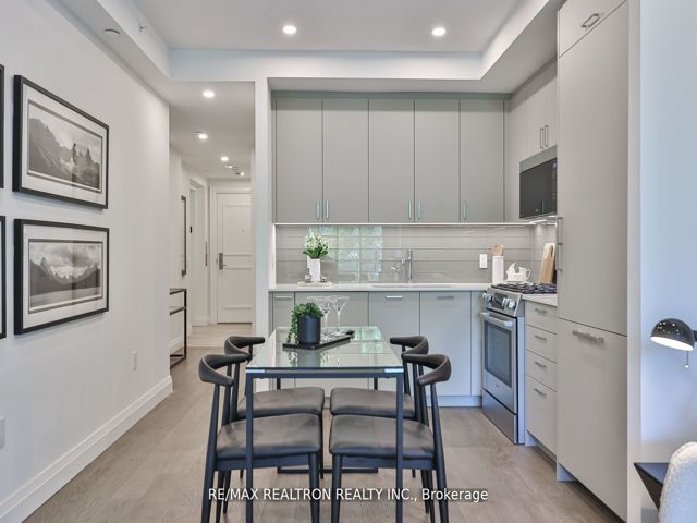 403 - 285 Avenue Rd