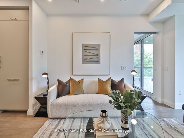 403 - 285 Avenue Rd
