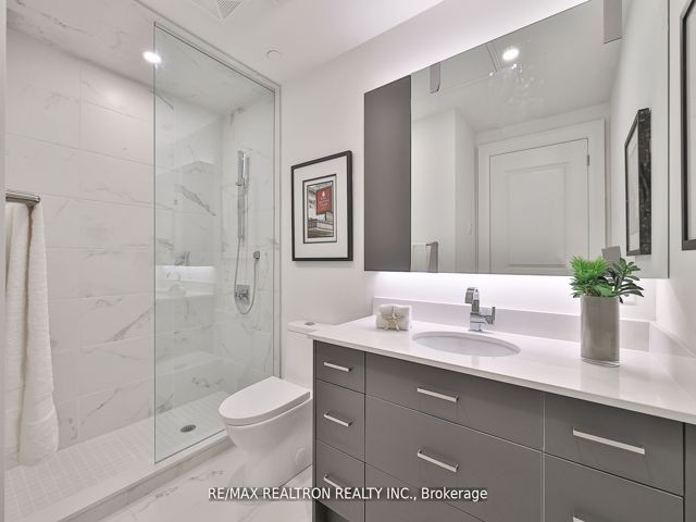 403 - 285 Avenue Rd