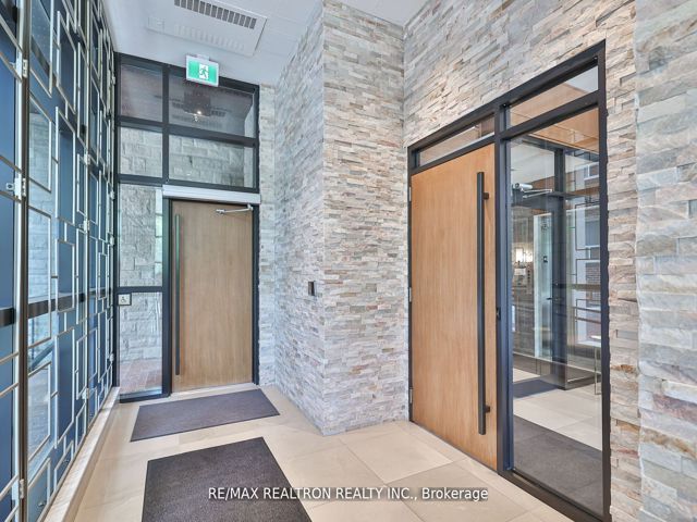 403 - 285 Avenue Rd