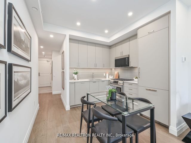 403 - 285 Avenue Rd