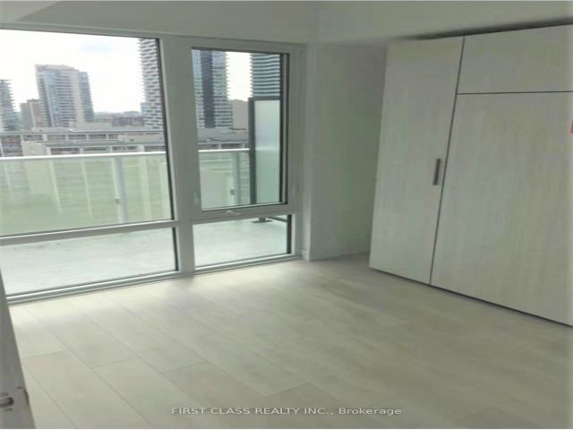 1508 - 501 Yonge St