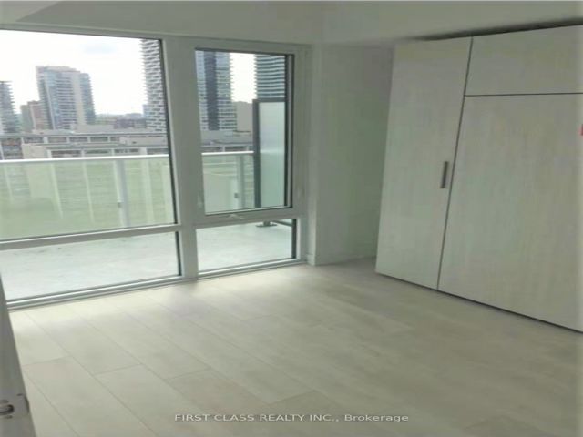 1508 - 501 Yonge St