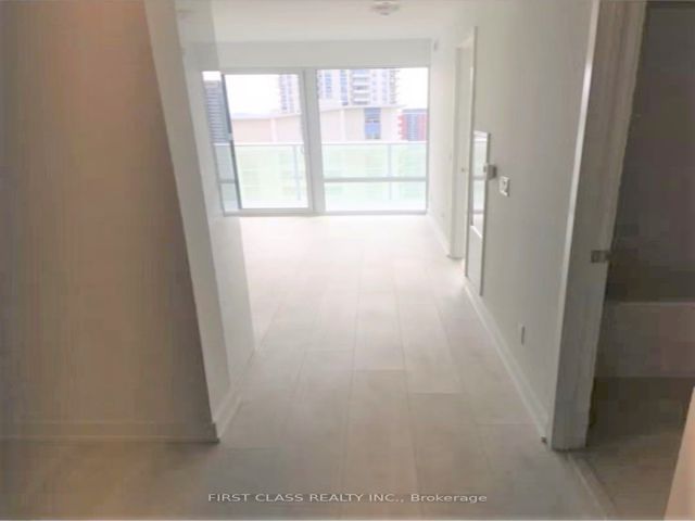 1508 - 501 Yonge St