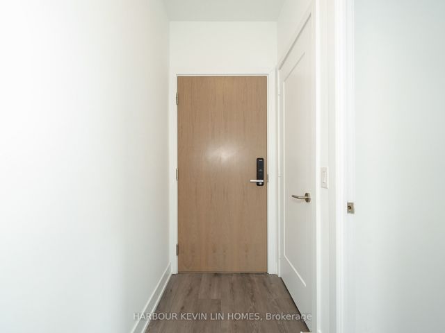 2703 - 575 Bloor St E