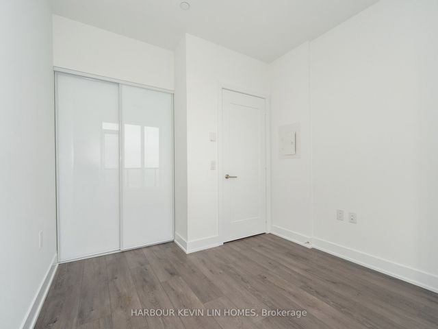 2703 - 575 Bloor St E