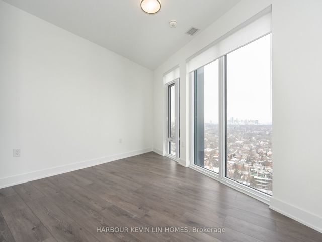 2703 - 575 Bloor St E