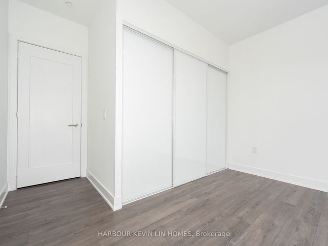 2703 - 575 Bloor St E
