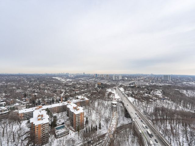 2703 - 575 Bloor St E