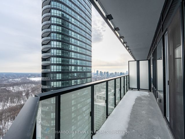 2703 - 575 Bloor St E