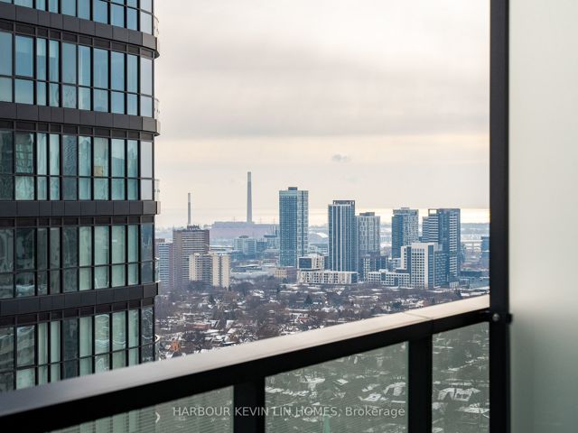 2703 - 575 Bloor St E