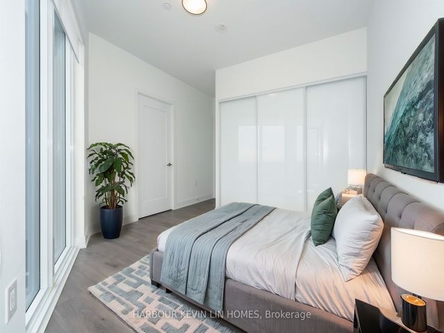 2703 - 575 Bloor St E