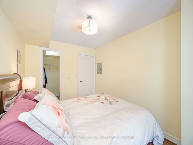 506 - 212 Eglinton Ave E