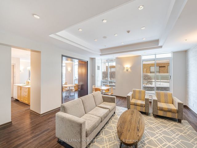 506 - 212 Eglinton Ave E