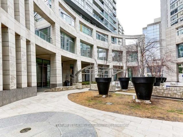 1207 - 2191 Yonge St