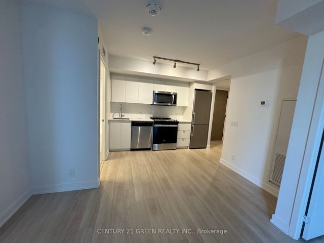 502 - 30 Tretti Way