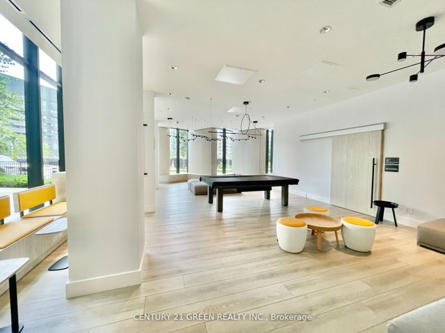 502 - 30 Tretti Way