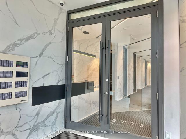 502 - 30 Tretti Way