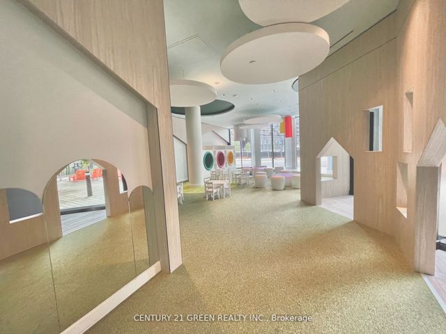 502 - 30 Tretti Way