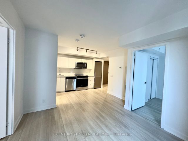 502 - 30 Tretti Way