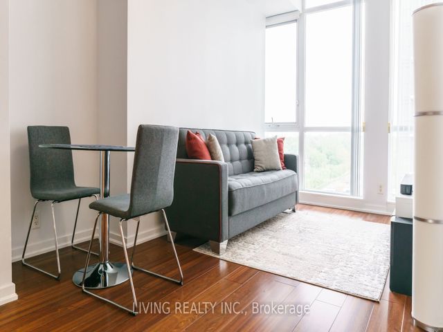1003 - 30 Canterbury Pl