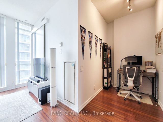1003 - 30 Canterbury Pl