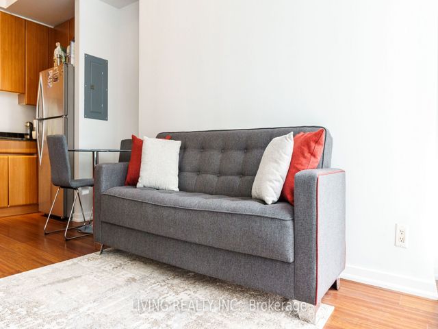 1003 - 30 Canterbury Pl