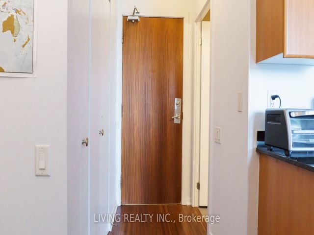 1003 - 30 Canterbury Pl