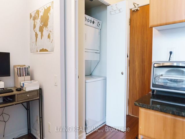 1003 - 30 Canterbury Pl