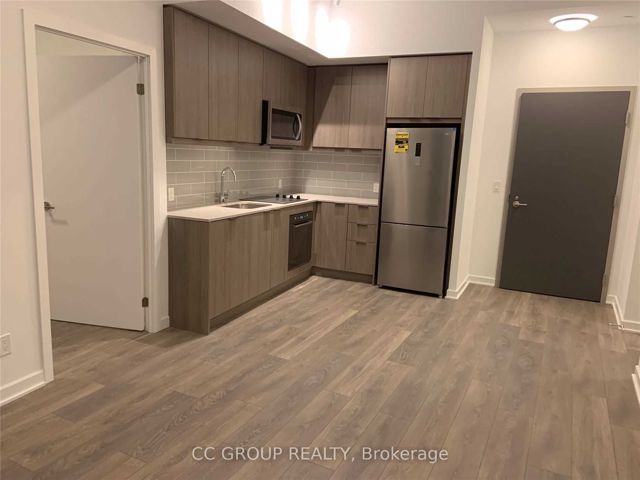 303 - 38 Forest Manor Rd