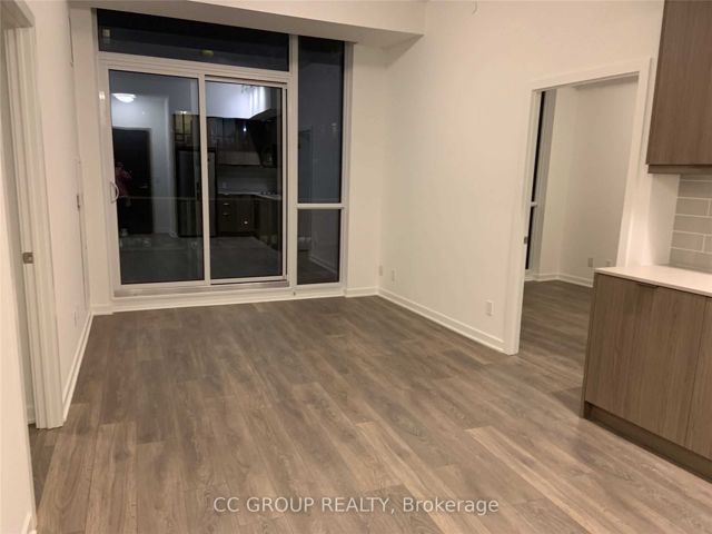 303 - 38 Forest Manor Rd