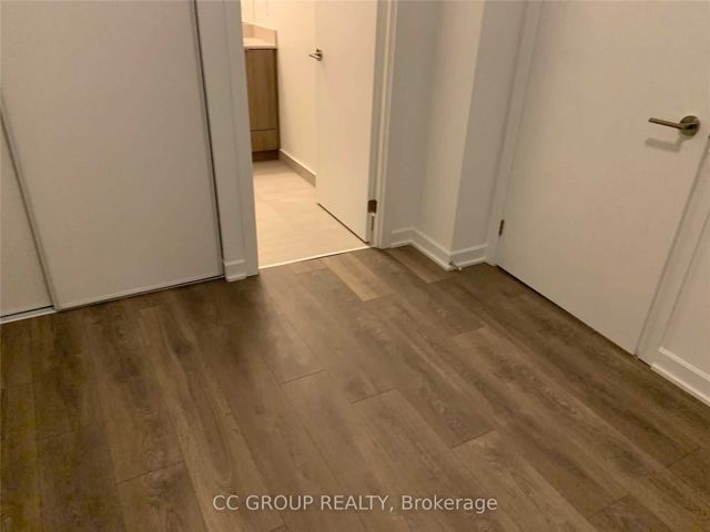 303 - 38 Forest Manor Rd