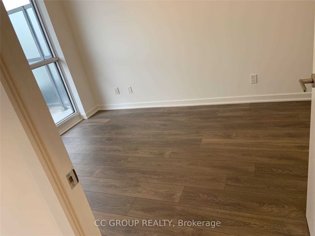 303 - 38 Forest Manor Rd