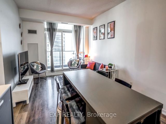 1010 - 56 Forest Manor Dr