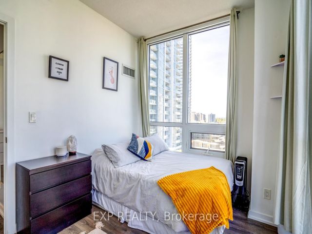1010 - 56 Forest Manor Dr