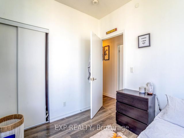 1010 - 56 Forest Manor Dr