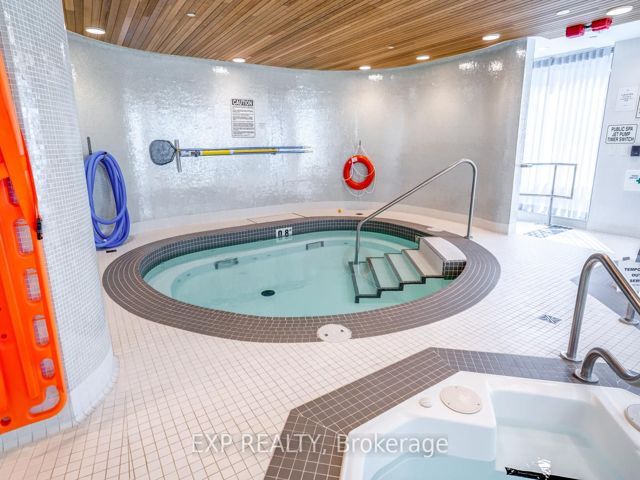 1010 - 56 Forest Manor Dr