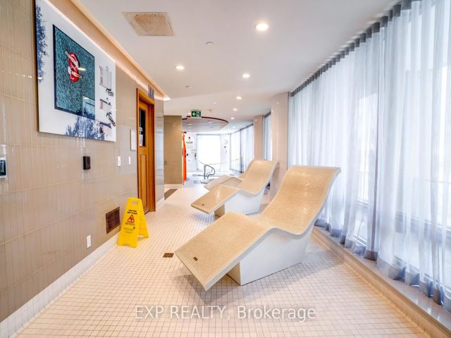 1010 - 56 Forest Manor Dr