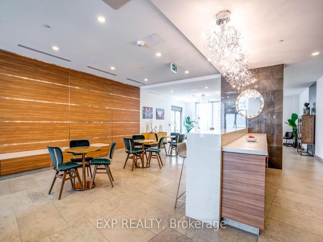 1010 - 56 Forest Manor Dr