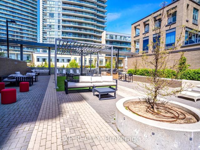 1010 - 56 Forest Manor Dr